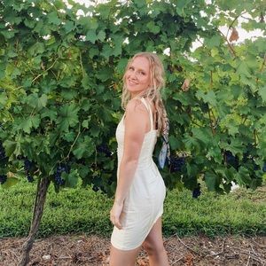 Meet your Posher, Suzanne